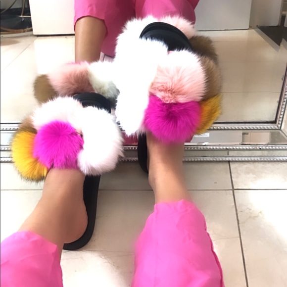 New arrivals fluffy colorful slippers - Picture 2 of 3